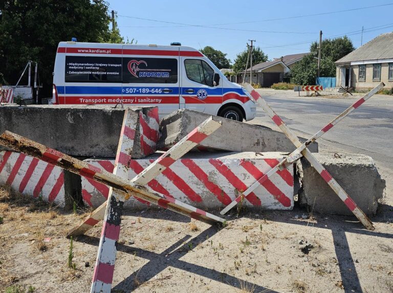 Transport sanitarny pod ostrzałem: historia ryzykownej misji Kardiam na wschód Ukrainy